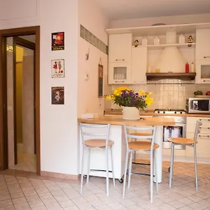 ancient-roman-apartment.it-lombardy.com/